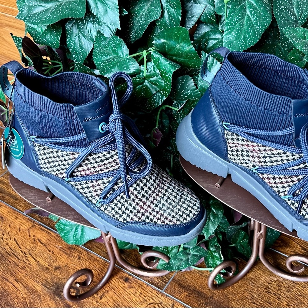 FINAL PRICE DROP $10: NWT, Rockport Women’s Bungee Bootie 
Size: Women’s 6.5 - Picture 5 of 15